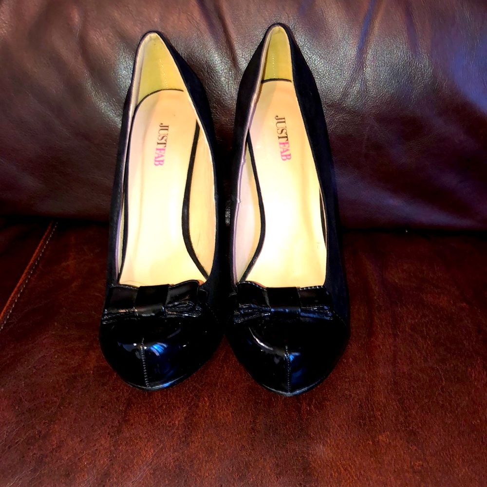 JUSTFAB “KAROLA” Black stilettos 4 inches with a 1 inch platform.